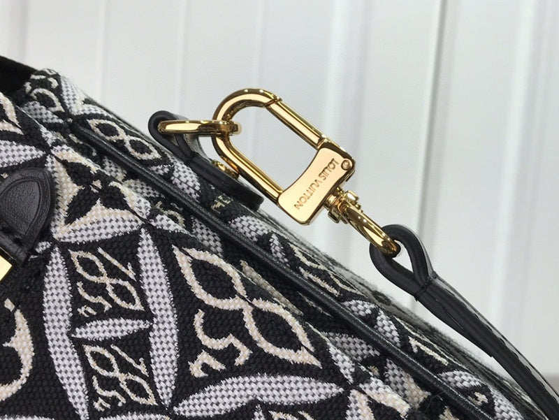 LOV - Luxurious Totes - 1018