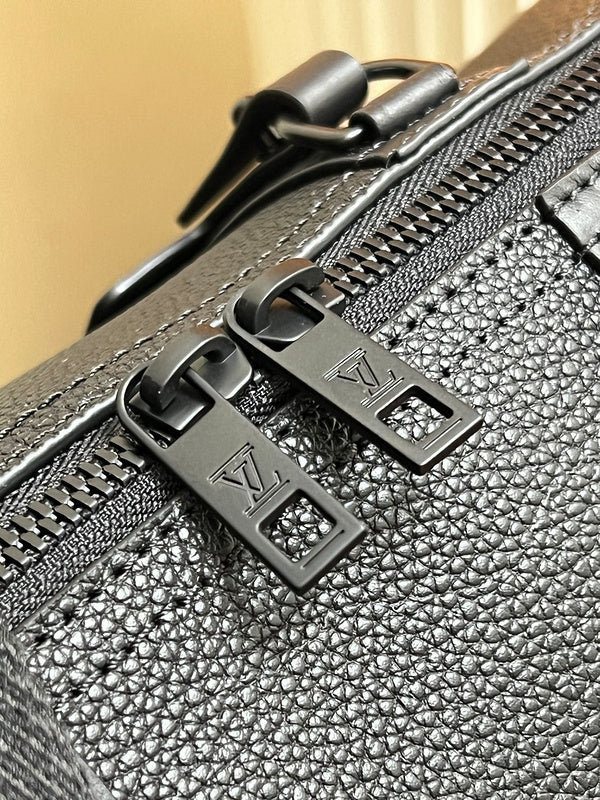 LOV - Luxurious Totes - 1561