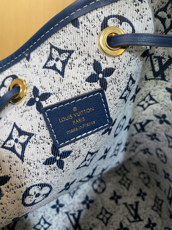 LOV - Luxurious Totes - 1574
