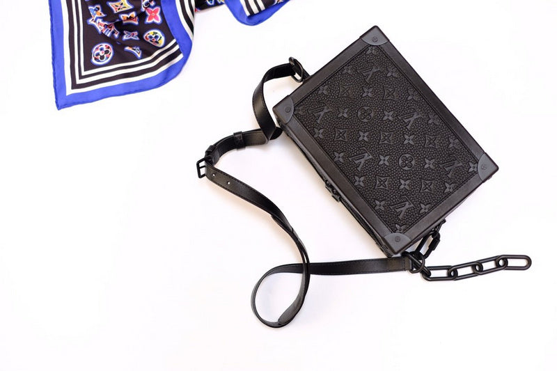 LOV - Luxurious Totes - 2596
