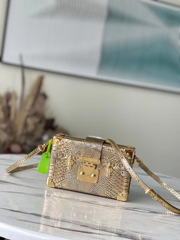 LOV - Luxurious Totes - 735