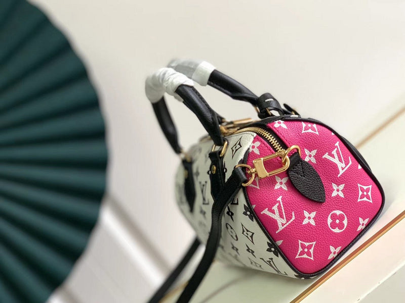 LOV - Luxurious Totes - 1630