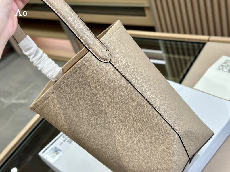 Luxurious Totes - LW-CH Bags - 012