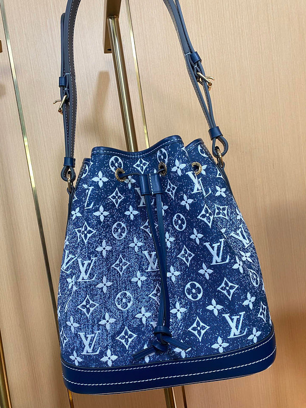 LOV - Luxurious Totes - 1574