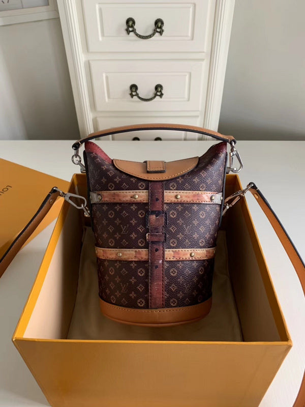 Luxurious Totes - Latest - 2401