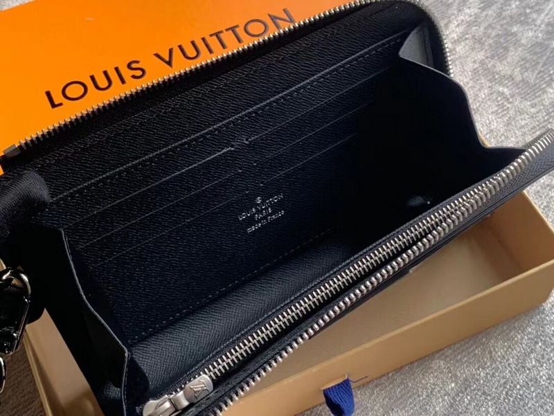 LOV - Luxurious Totes - 1181