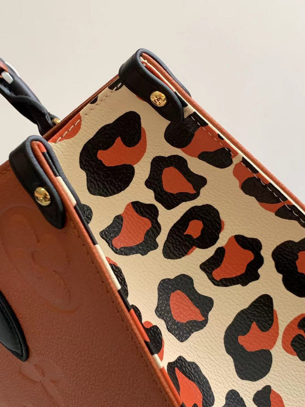 LOV - Luxurious Totes - 2392