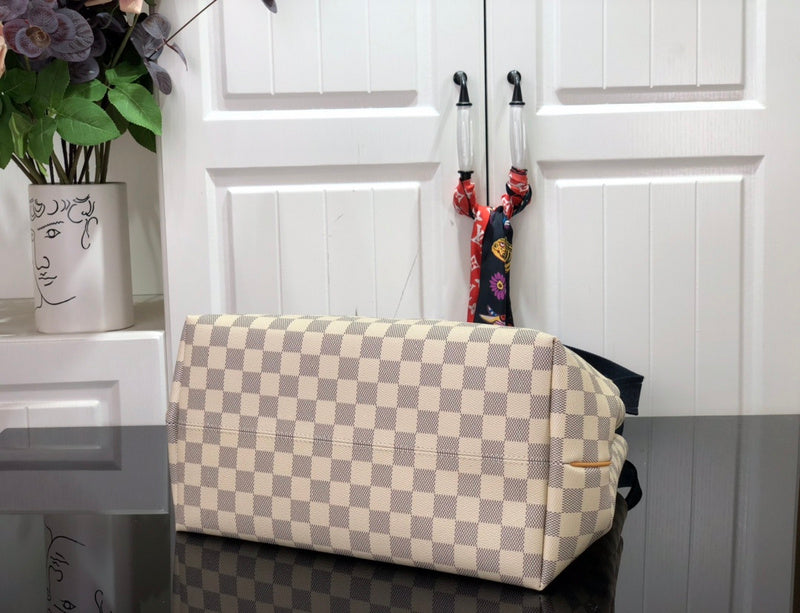 LOV - Luxurious Totes - 2218