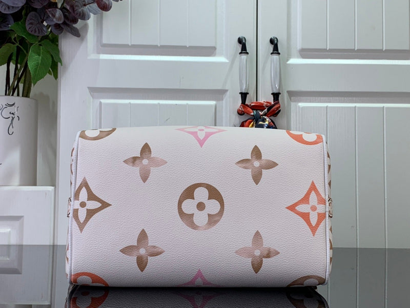 LOV - Luxurious Totes - 088