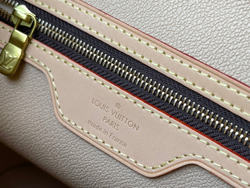 LOV - Luxurious Totes - 1527