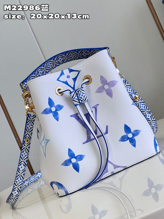 LOV - Luxurious Totes - 013