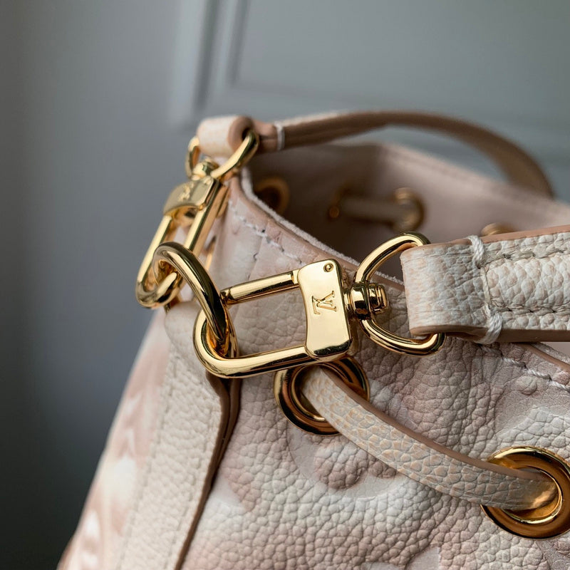 LOV - Luxurious Totes - 1339
