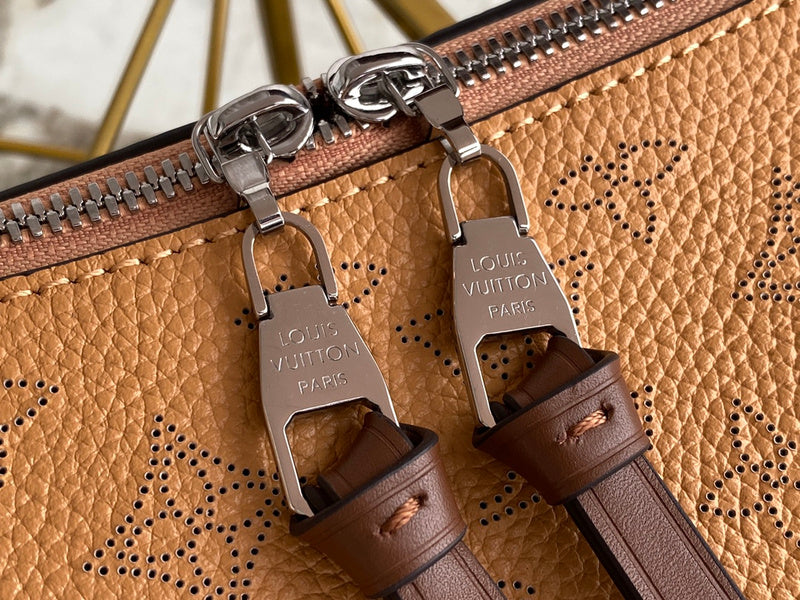 LOV - Luxurious Totes - 2134