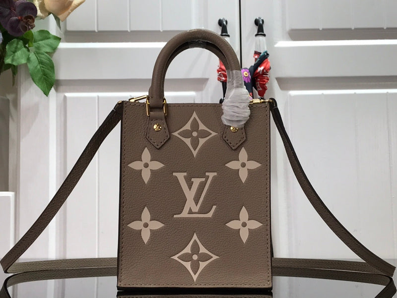 LOV - Luxurious Totes - 2473