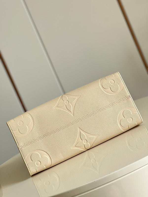 LOV - Luxurious Totes - 1884