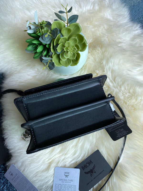 Luxurious Totes - Latest - 7900