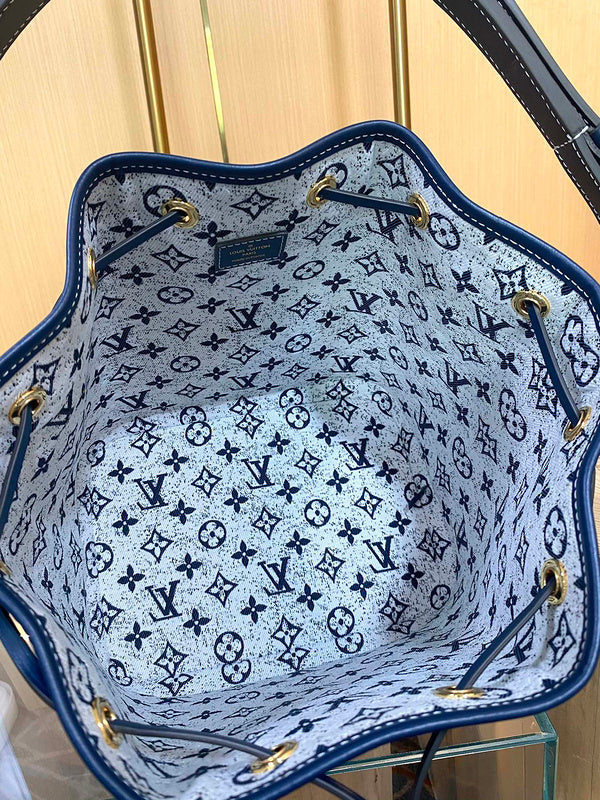 LOV - Luxurious Totes - 1574