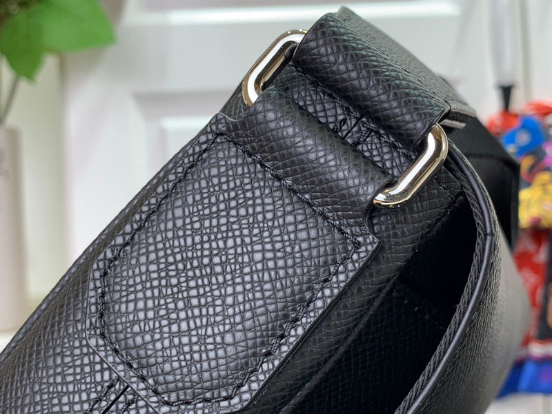 LOV - Luxurious Totes - 1066