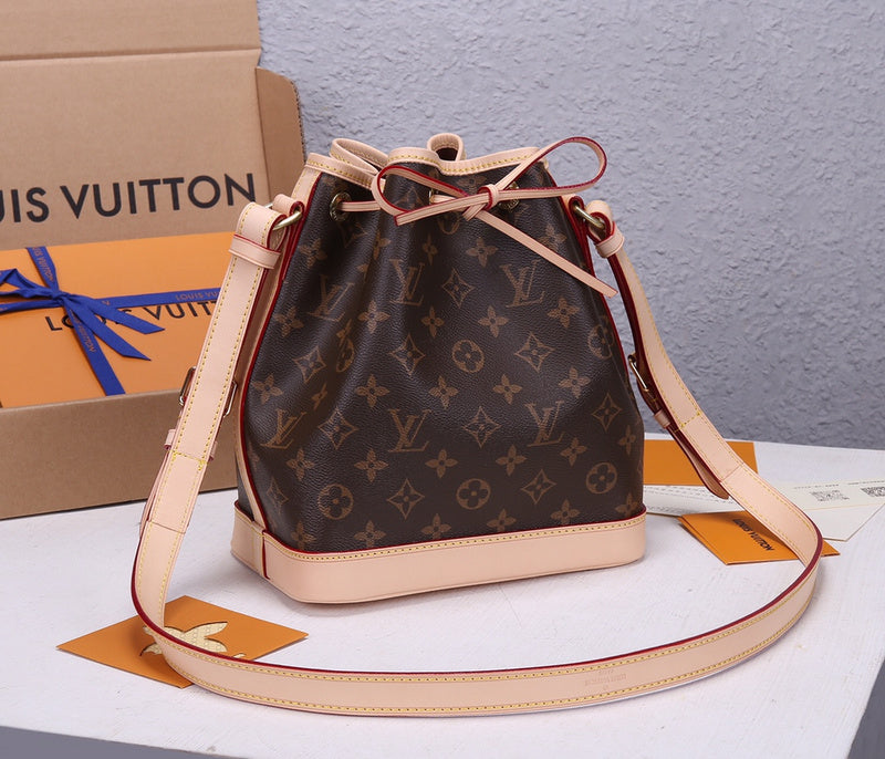 LOV - Luxurious Totes - 1826