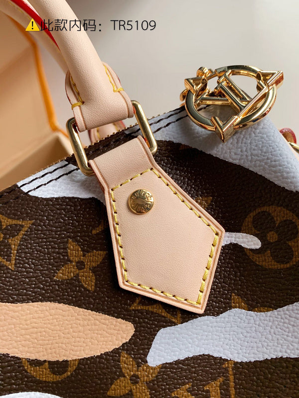 Luxurious Totes - Latest - 9715