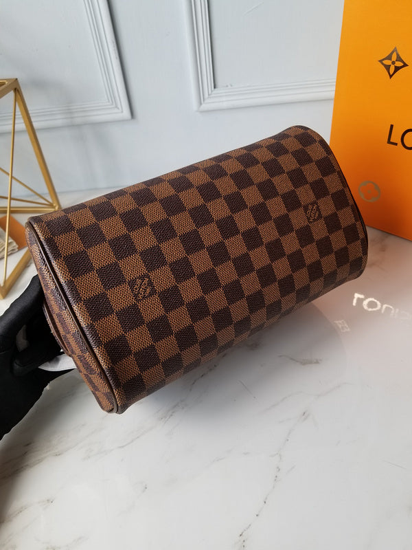 LOV - Luxurious Totes - 2331