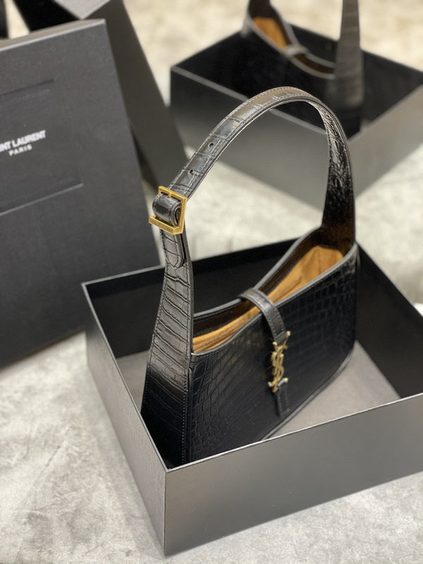 Luxurious Totes - Latest - 8828