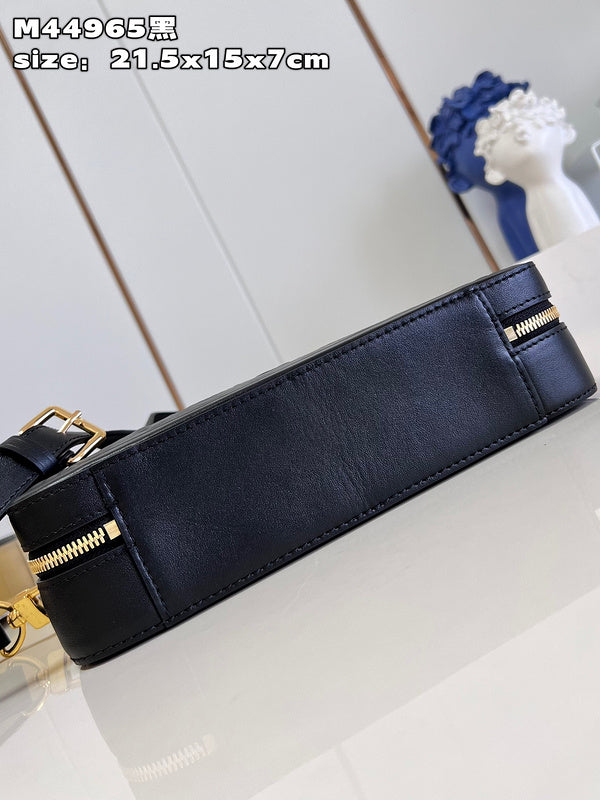 LOV - Luxurious Totes - 332