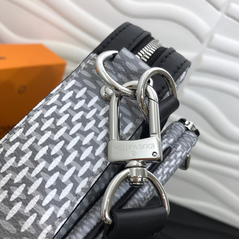 LOV - Luxurious Totes - 2557