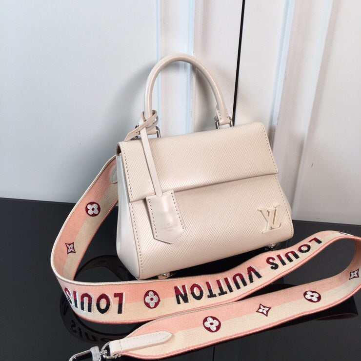 LOV - Luxurious Totes - 1085