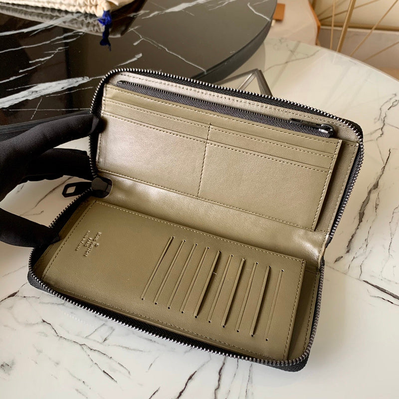 LOV - Luxurious Totes - 644