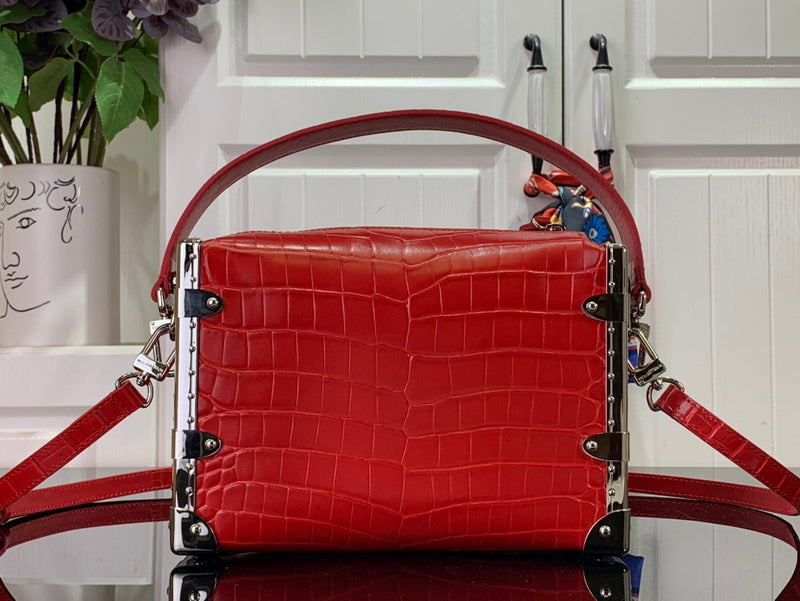 LOV - Luxurious Totes - 074