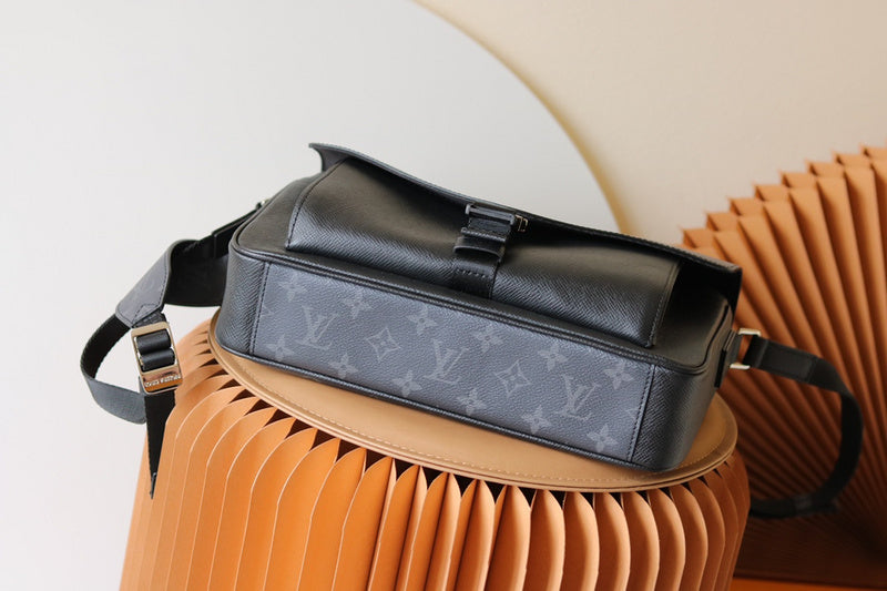 LOV - Luxurious Totes - 2047