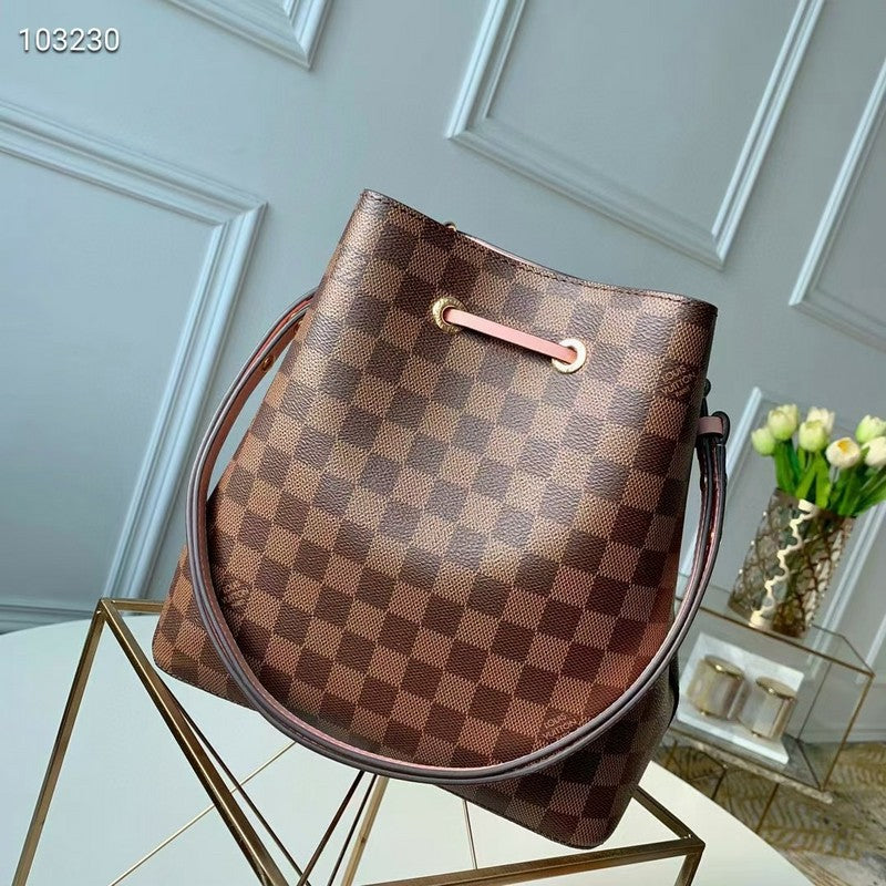 LOV - Luxurious Totes - 2081