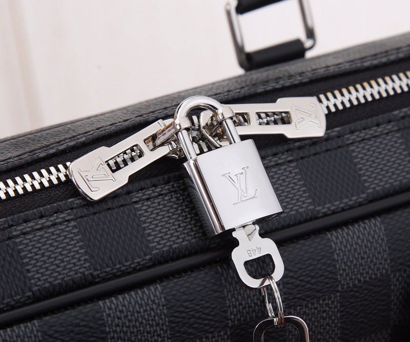 LOV - Luxurious Totes - 2549