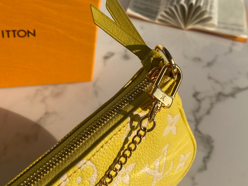 LOV - Luxurious Totes - 1716