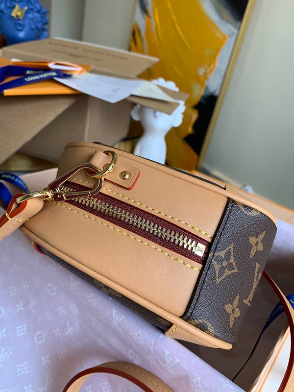 LOV - Luxurious Totes - 2647