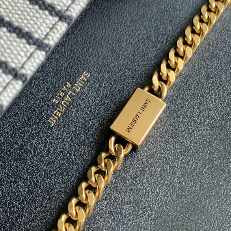 Luxurious Totes - Latest - 8081