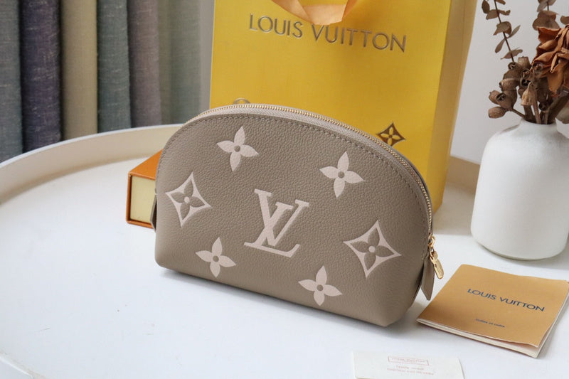 LOV - Luxurious Totes - 2230