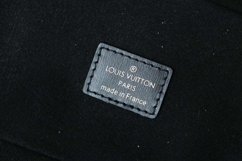 LOV - Luxurious Totes - 2070