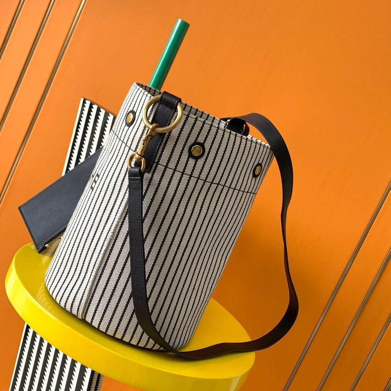 Luxurious Totes - Latest - 8085