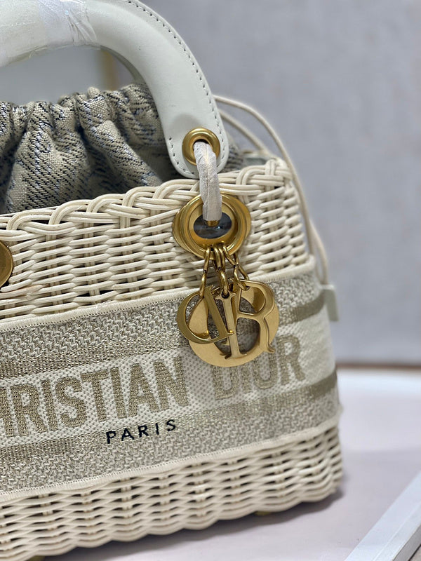 Luxurious Totes - Latest - 6335
