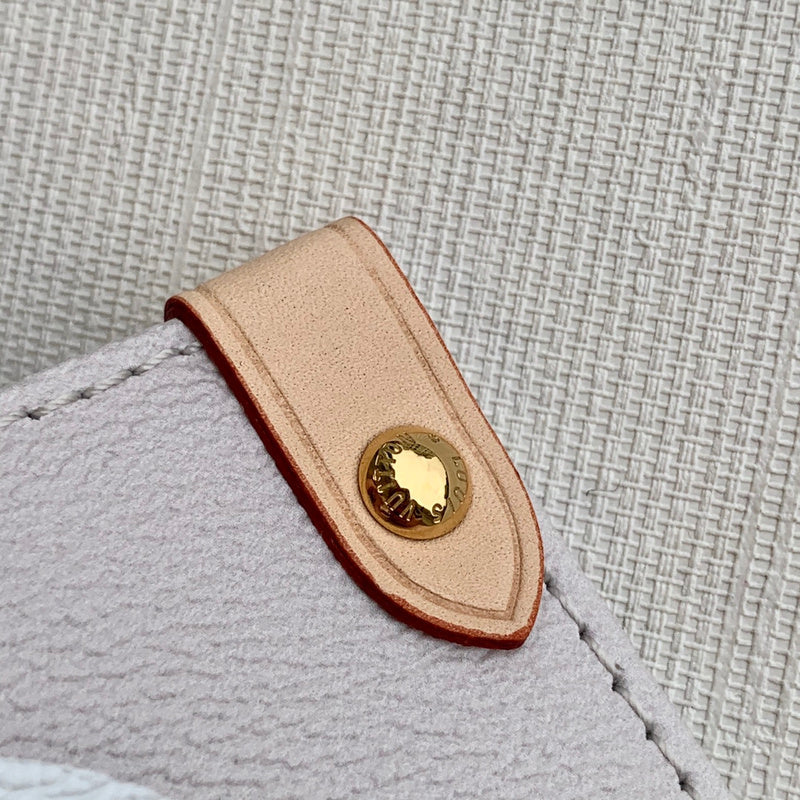 LOV - Luxurious Totes - 2445