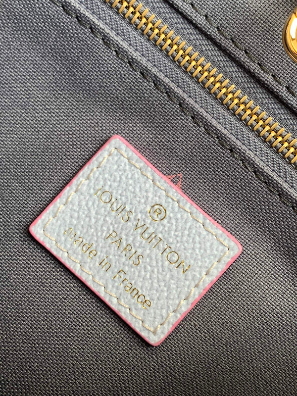 LOV - Luxurious Totes - 1615