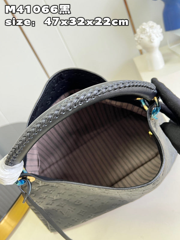 LOV - Luxurious Totes - 888