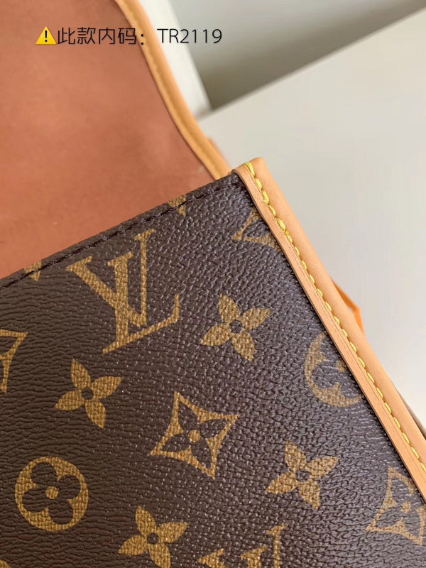 Luxurious Totes - Latest - 2424