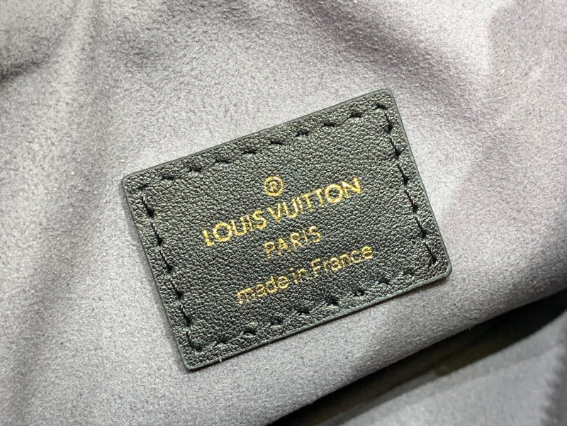 LOV - Luxurious Totes - 652
