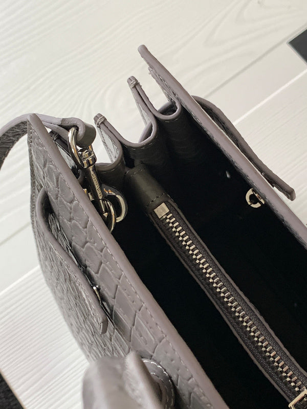 Luxurious Totes - Latest - 8189
