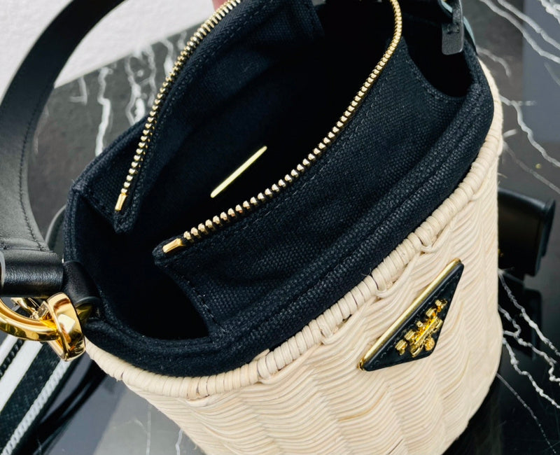 Luxurious Totes - Latest - 4539