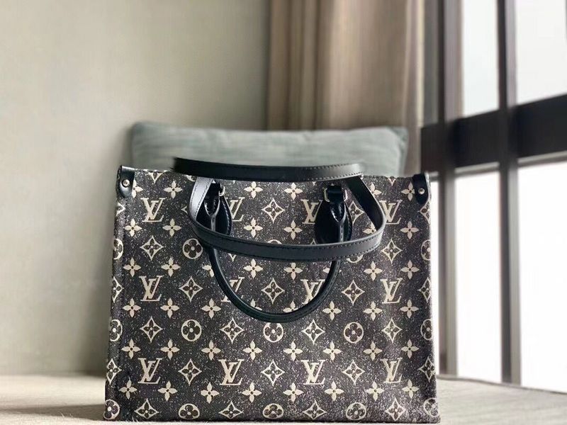 LOV - Luxurious Totes - 878