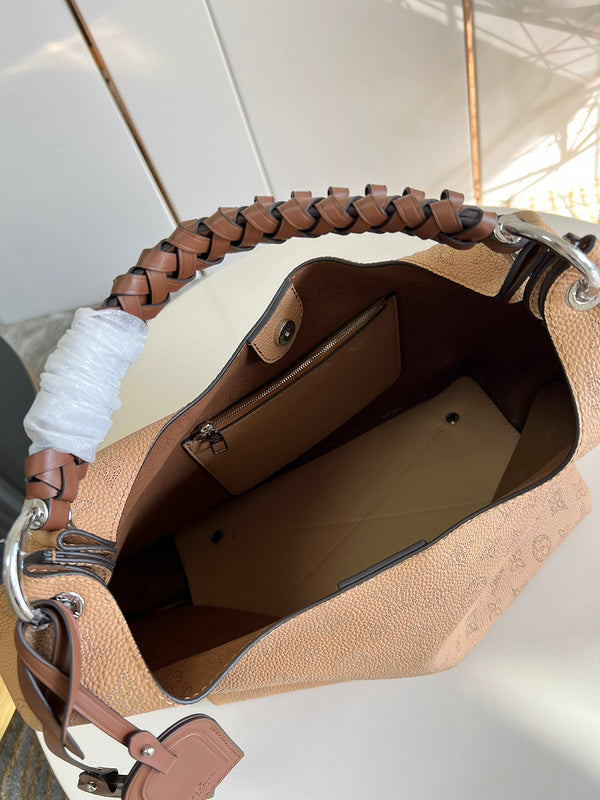 LOV - Luxurious Totes - 1879